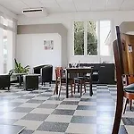 Logis Drom'sud 호텔 Donzère
